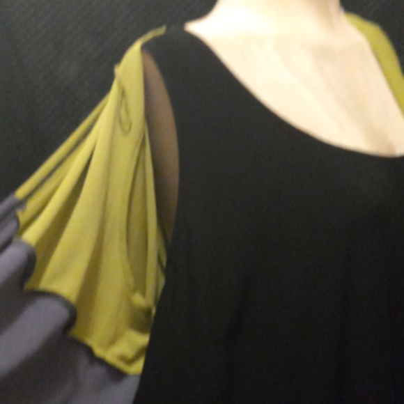 Dress - Picture 3 of 5